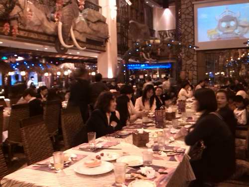 广东世博客户端_官方网站举办国际妇女节自助餐会